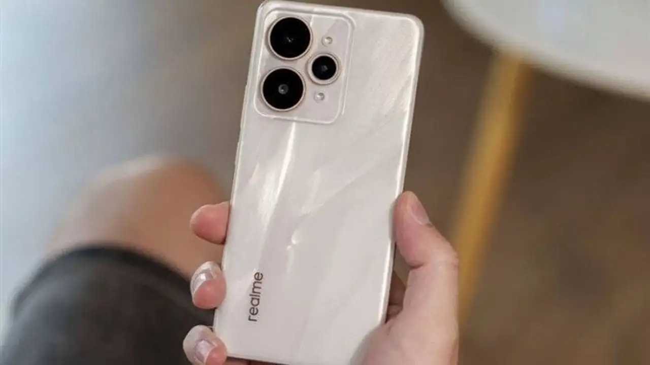 بقدرات تصوير هائلة.. ريلمي تكشف سعر ومواصفات هاتف Realme 16 المرتقب بالأسواق